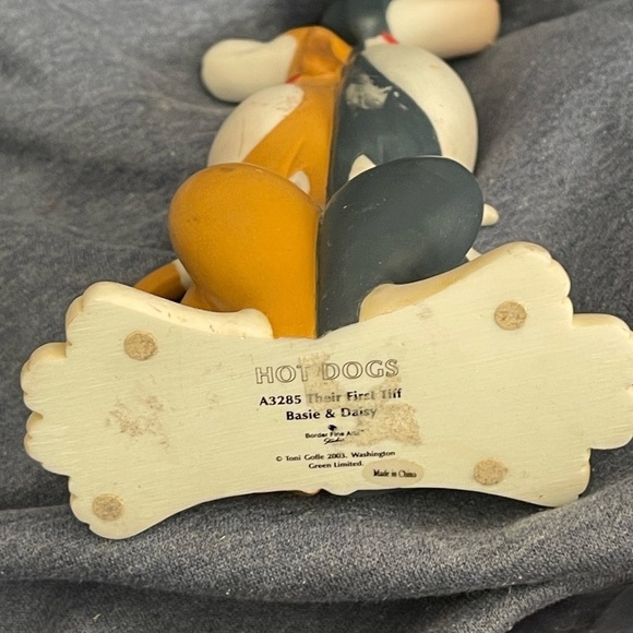 Hot Dogs Figurine by Toni Goffe "Their First Tiff" Basie & Daisy - Read - Picture 5 of 7